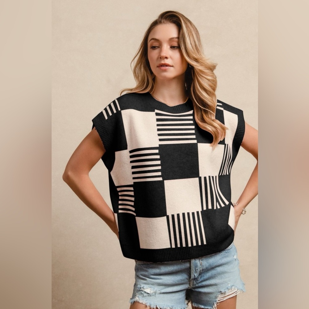 BiBi Checkered With Stripes Pattern Sleeveless Sweater🆕 - Picture 1 of 3